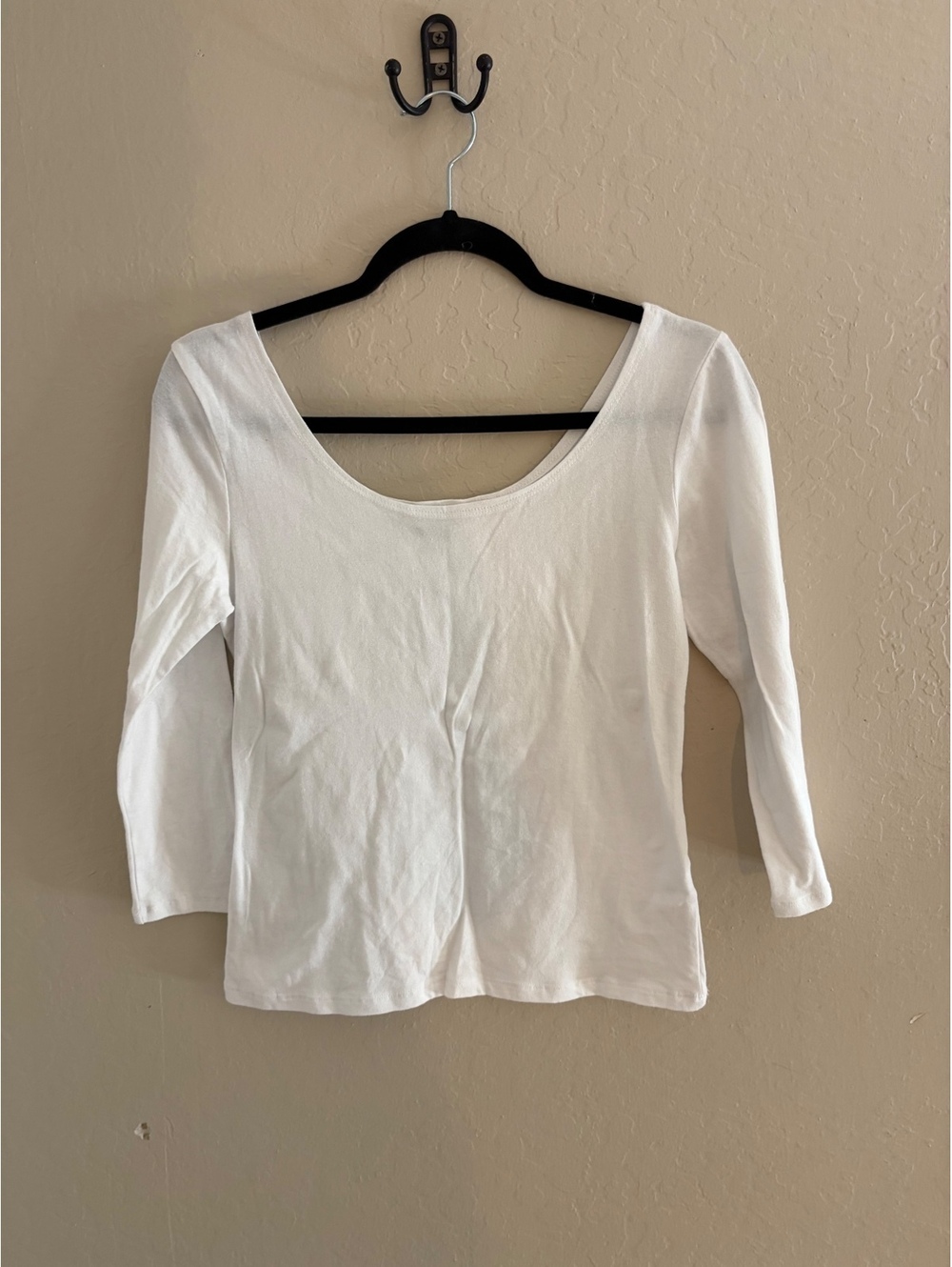 Tresics off the shoulder shirt